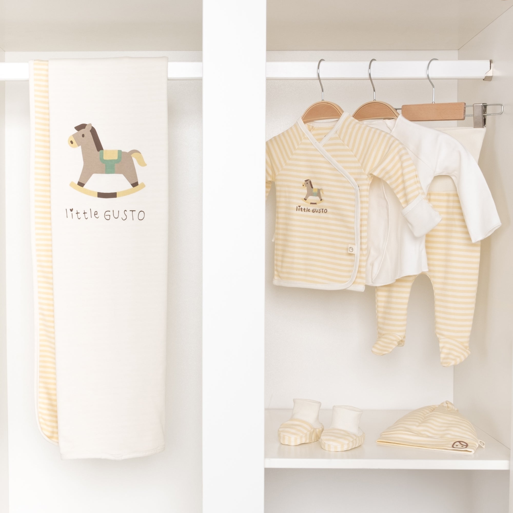 Organic Newborn Coming Home Set with Blanket – 6-Piece - Little Gusto
