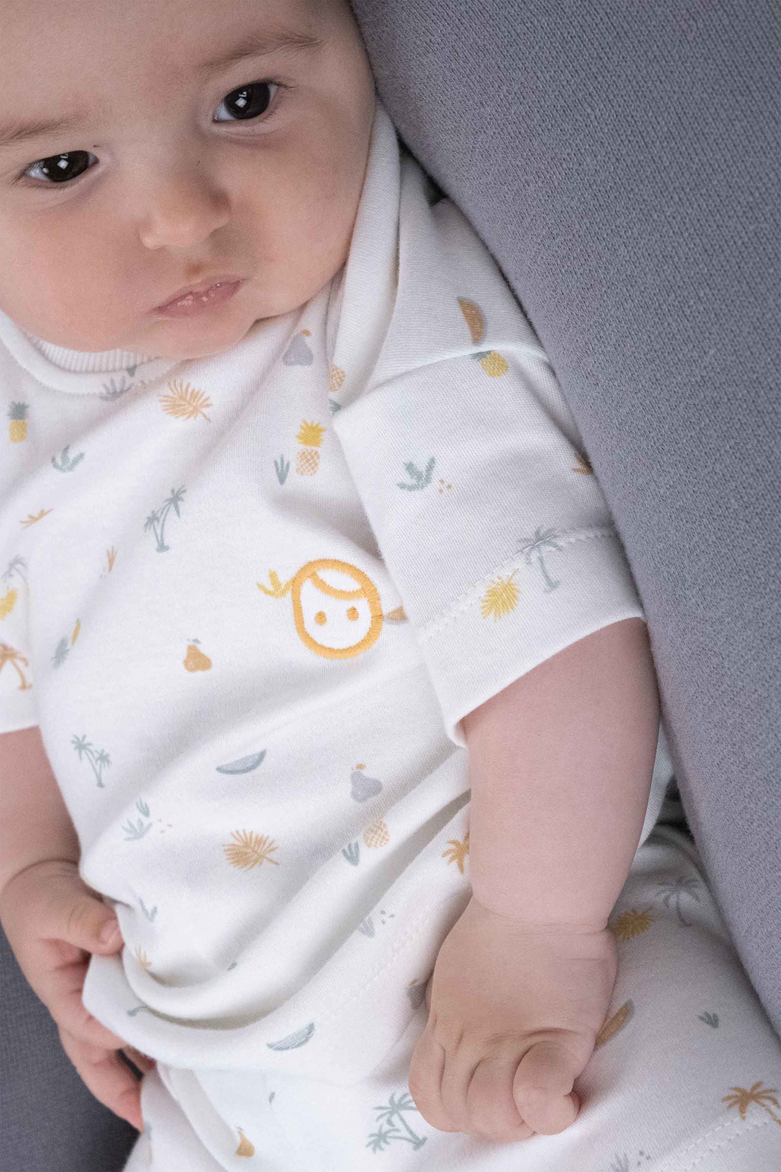 baby outfit set organic cotton t shirt back snap detail
